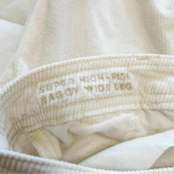 American Eagle Super High Rise Baggy Wide Leg Corduroy Pants Cream 12R - Picture 4 of 8